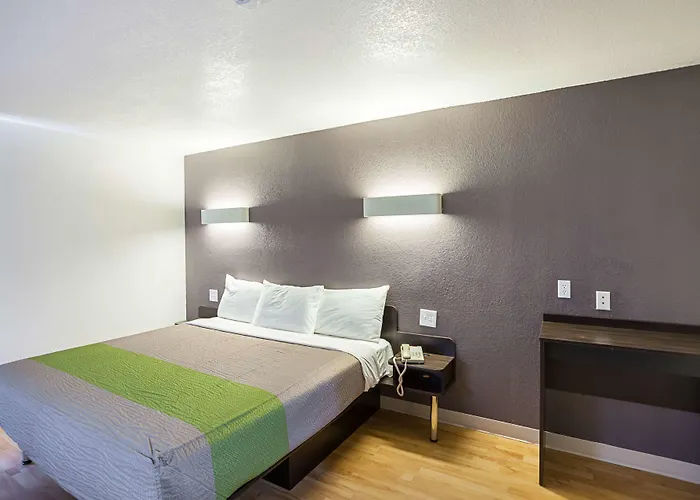 6 Forth Worth Hotel